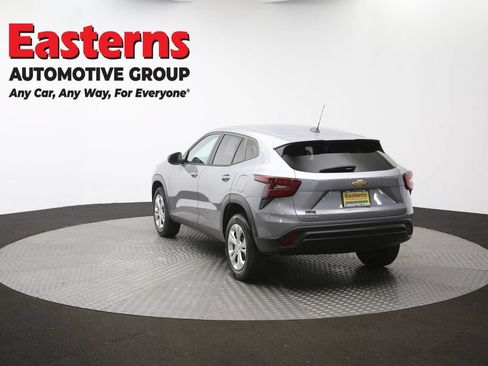 Used 2024 Chevrolet Trax LS FWD image 64