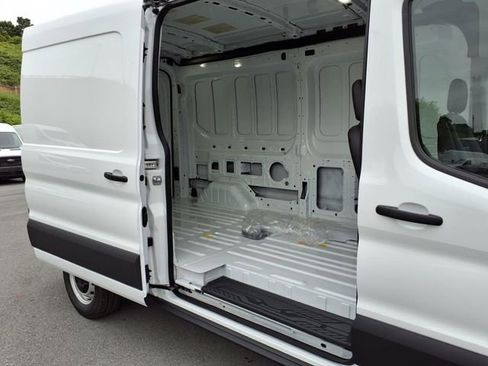 New 2025 Ford Transit 350 148 Medium Roof image 17