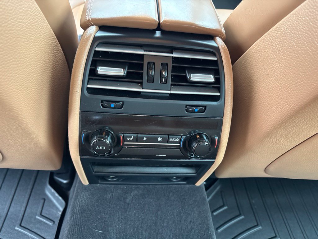 Used 2012 BMW 740i RWD image 27
