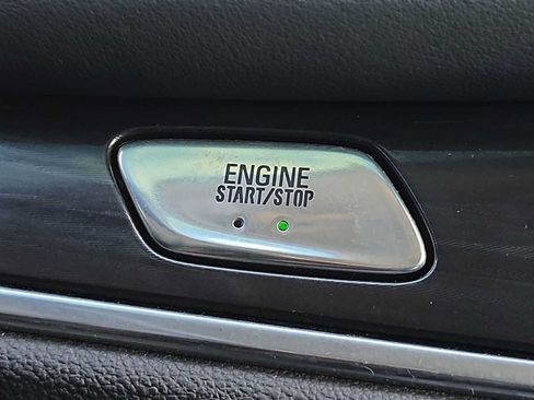 Used 2020 Buick Enclave Premium w/ Sun and Sites Package FWD image 24