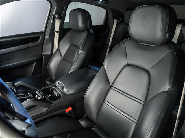 Certified 2023 Porsche Cayenne Platinum Edition AWD/4WD image 5