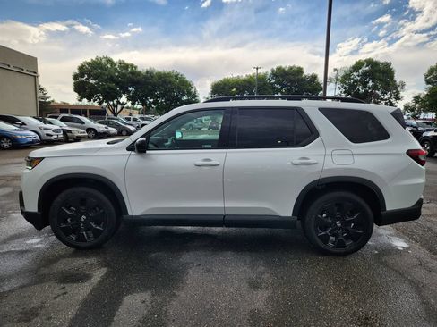 New 2026 Honda Pilot Black Edition image 5