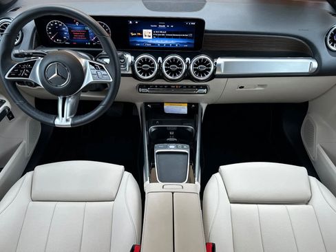 Certified 2025 Mercedes-Benz GLB 250 image 12
