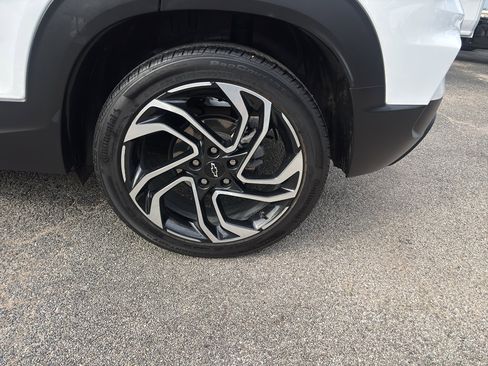 Used 2024 Chevrolet TrailBlazer RS w/ Convenience Package image 9