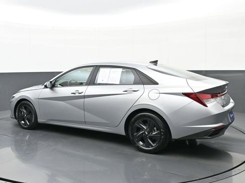 Used 2023 Hyundai Elantra SEL w/ Preferred Accessory Package image 6