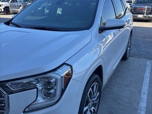 Used 2022 GMC Terrain Denali image 11