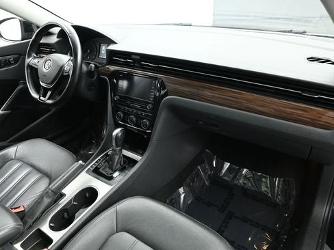 Used 2020 Volkswagen Passat 2.0T SEL image 20