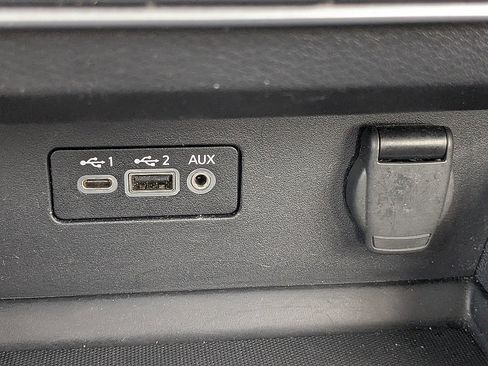 Used 2025 Nissan Altima 2.5 SV FWD image 19