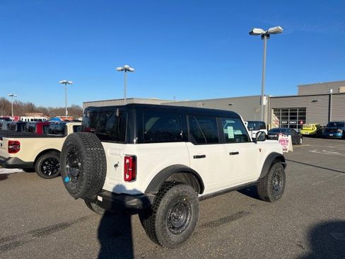 New 2025 Ford Bronco Badlands w/ Sasquatch Package AWD/4WD image 12