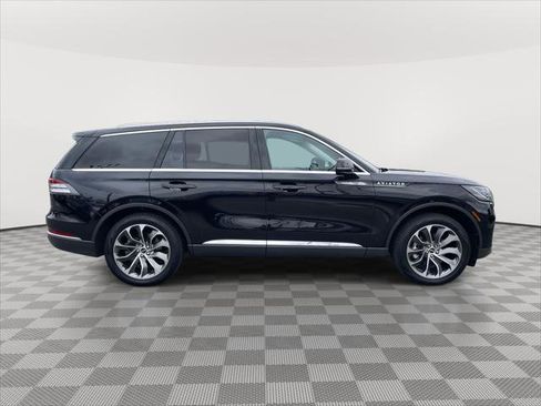 Used 2025 Lincoln Aviator Reserve w/ Illumination Package image 8