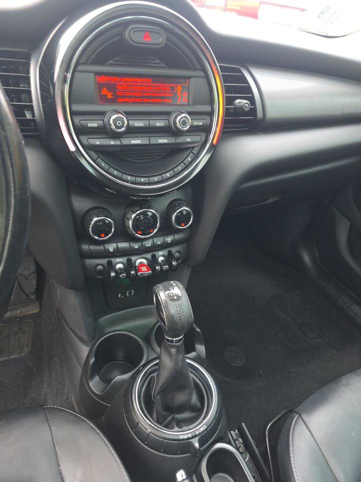Used 2015 MINI Cooper 4-Door Hardtop FWD image 12