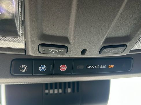 Used 2023 Chevrolet Silverado 1500 Custom image 16