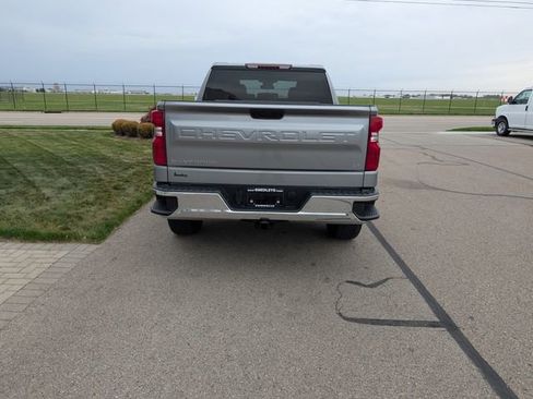 Used 2023 Chevrolet Silverado 1500 LT AWD/4WD image 7