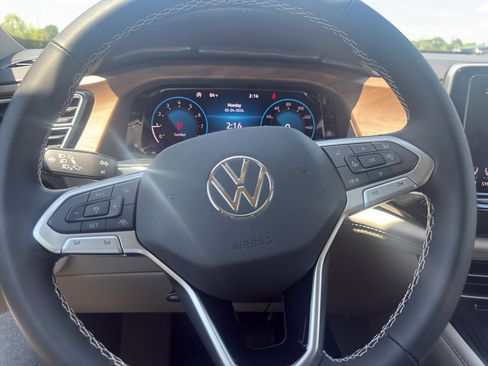 New 2026 Volkswagen Atlas SE FWD image 15
