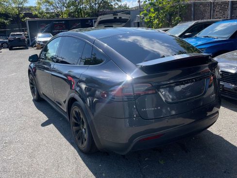 Used 2018 Tesla Model X P100D image 3