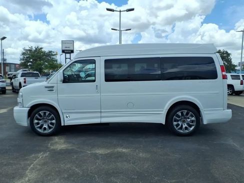 Used 2026 GMC Savana 2500 w/ Driver Convenience Package RWD image 8