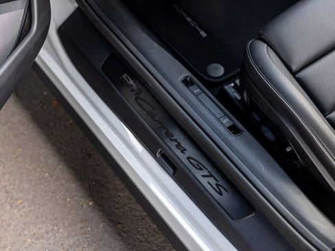 Used 2025 Porsche 911 Carrera 4 GTS image 27