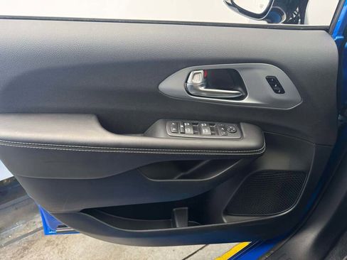 New 2026 Chrysler Pacifica Limited image 19