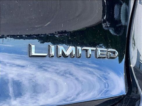 Used 2025 Toyota Crown AWD/4WD image 29