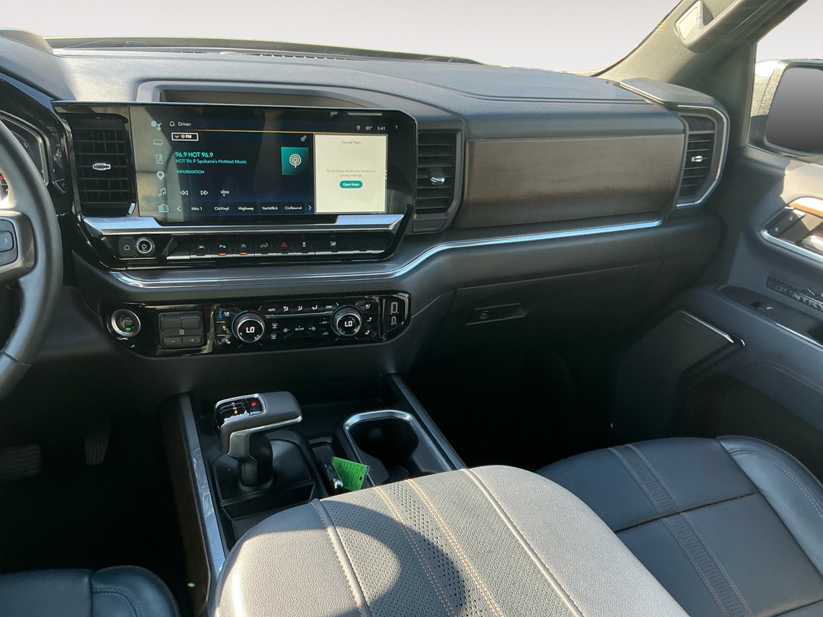 Used 2023 Chevrolet Silverado 1500 High Country w/ High Country Premium Package AWD/4WD image 11