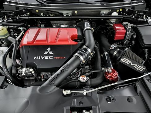 Used 2015 Mitsubishi Lancer Evolution GSR image 17