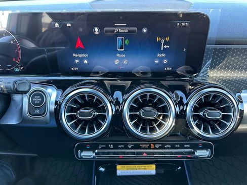 New 2026 Mercedes-Benz GLB 250 4MATIC image 25