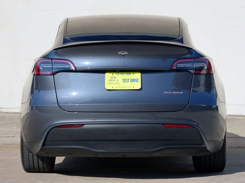 Used 2022 Tesla Model Y Performance AWD/4WD image 11