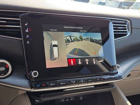 Used 2024 Jeep Wagoneer Series III w/ Premium Group I image 34