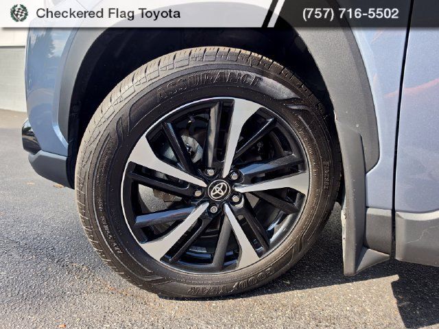 Used 2024 Toyota Corolla Cross AWD Hybrid w/ Convenience Package image 9