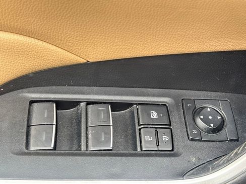 Used 2023 Toyota RAV4 XLE Premium image 6