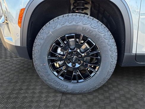 New 2026 Chevrolet Traverse Z71 w/ Enhanced Driving Package image 14