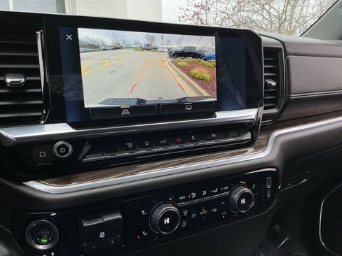 Used 2025 Chevrolet Silverado 2500 LT w/ Convenience Package image 27