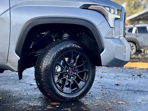 Used 2024 Toyota Tundra Limited image 7