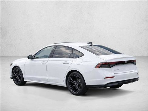 Certified 2025 Honda Accord SE image 5