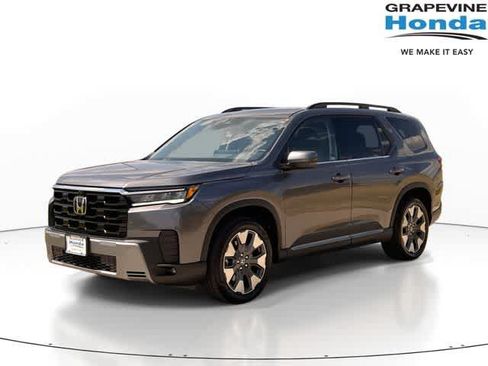 Used 2026 Honda Pilot Touring image 1