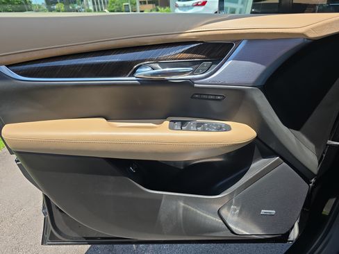Used 2024 Cadillac XT6 Sport w/ LPO, Onyx Lite Package AWD/4WD image 18