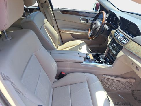 Used 2014 Mercedes-Benz E 350 4MATIC Sedan image 10