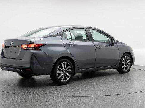 Used 2025 Nissan Versa SV image 9