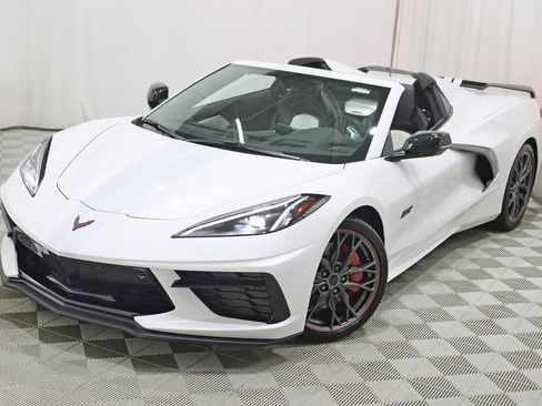 Used 2023 Chevrolet Corvette Stingray Premium Conv w/ Z51 Performance Package RWD image 6