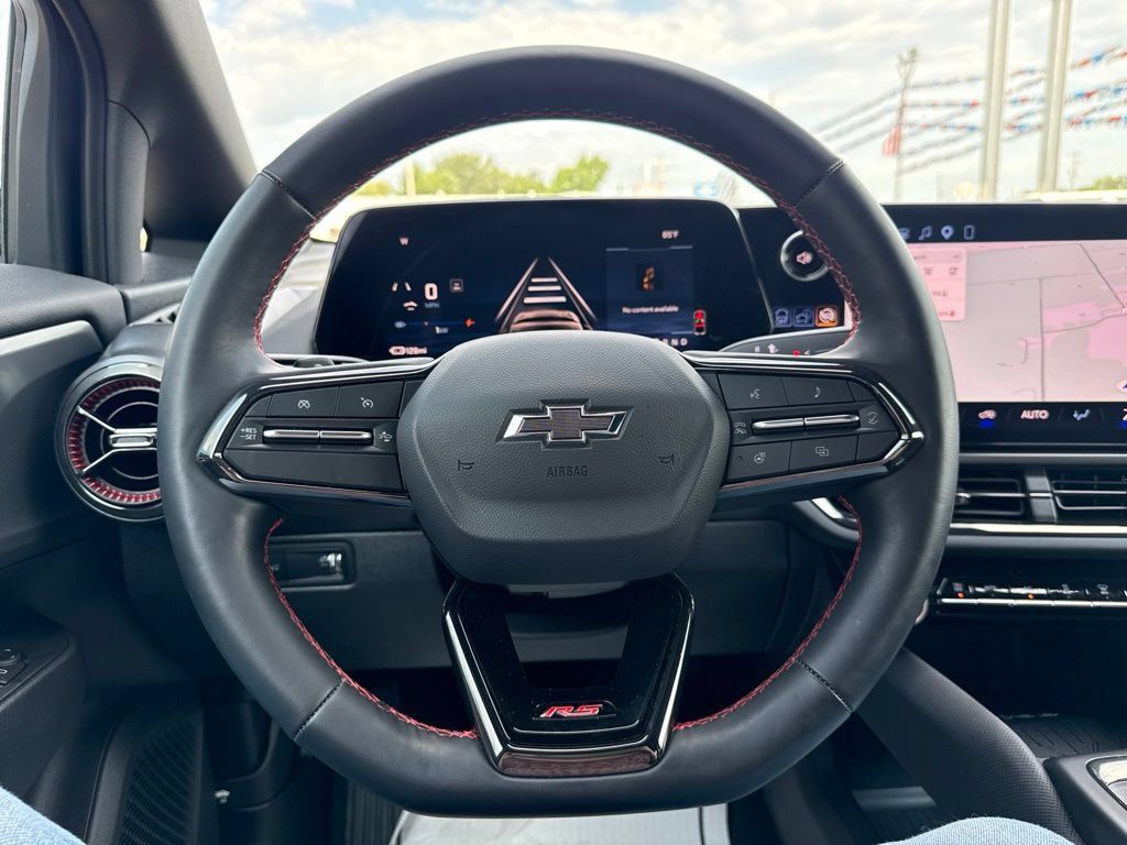 Used 2026 Chevrolet Equinox EV RS FWD image 14