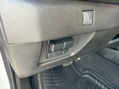 Used 2024 Chevrolet Colorado LT AWD/4WD image 19