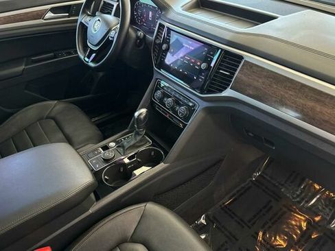 Used 2018 Volkswagen Atlas SEL Premium AWD/4WD image 17