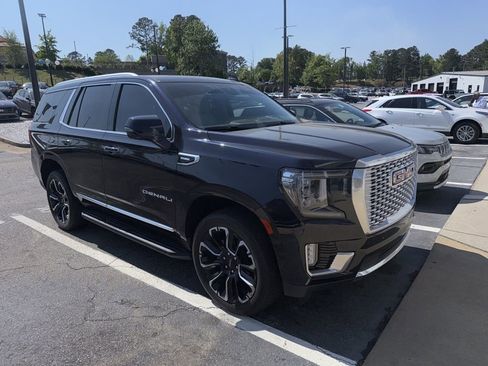 Used 2023 GMC Yukon Denali AWD/4WD image 3