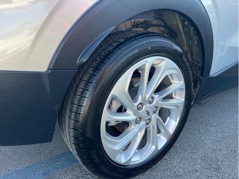 Used 2023 Chevrolet Bolt EUV LT w/ Driver Confidence Package FWD image 10