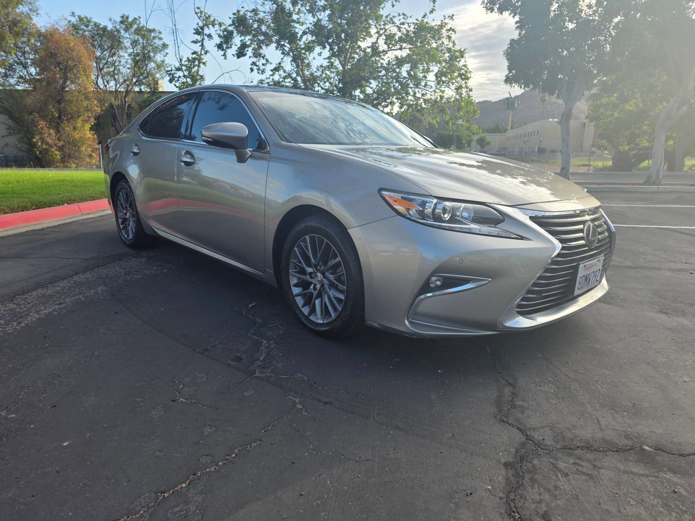 Used 2018 Lexus ES 350 w/ Navigation System Package FWD image 1