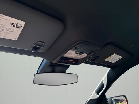 Used 2024 Chevrolet Colorado LT image 36