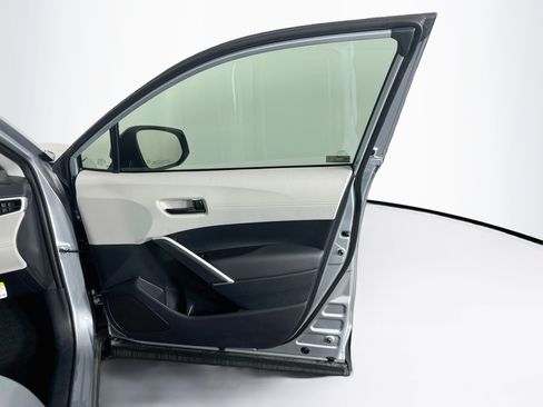 Used 2026 Toyota Corolla Cross L FWD image 31