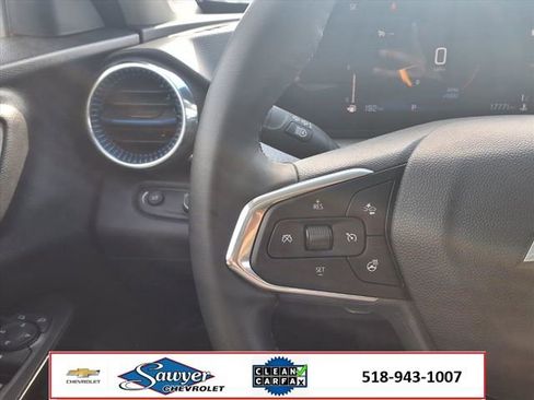 Used 2025 Chevrolet Trax LT w/ LT Convenience Package image 16