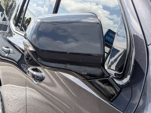 Used 2022 Chevrolet Tahoe LT w/ Luxury Package image 11