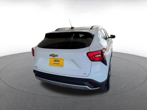 Used 2025 Chevrolet Trax LT image 15